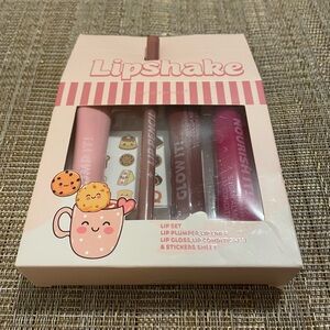 Simple Pleasures “Lipshake” set